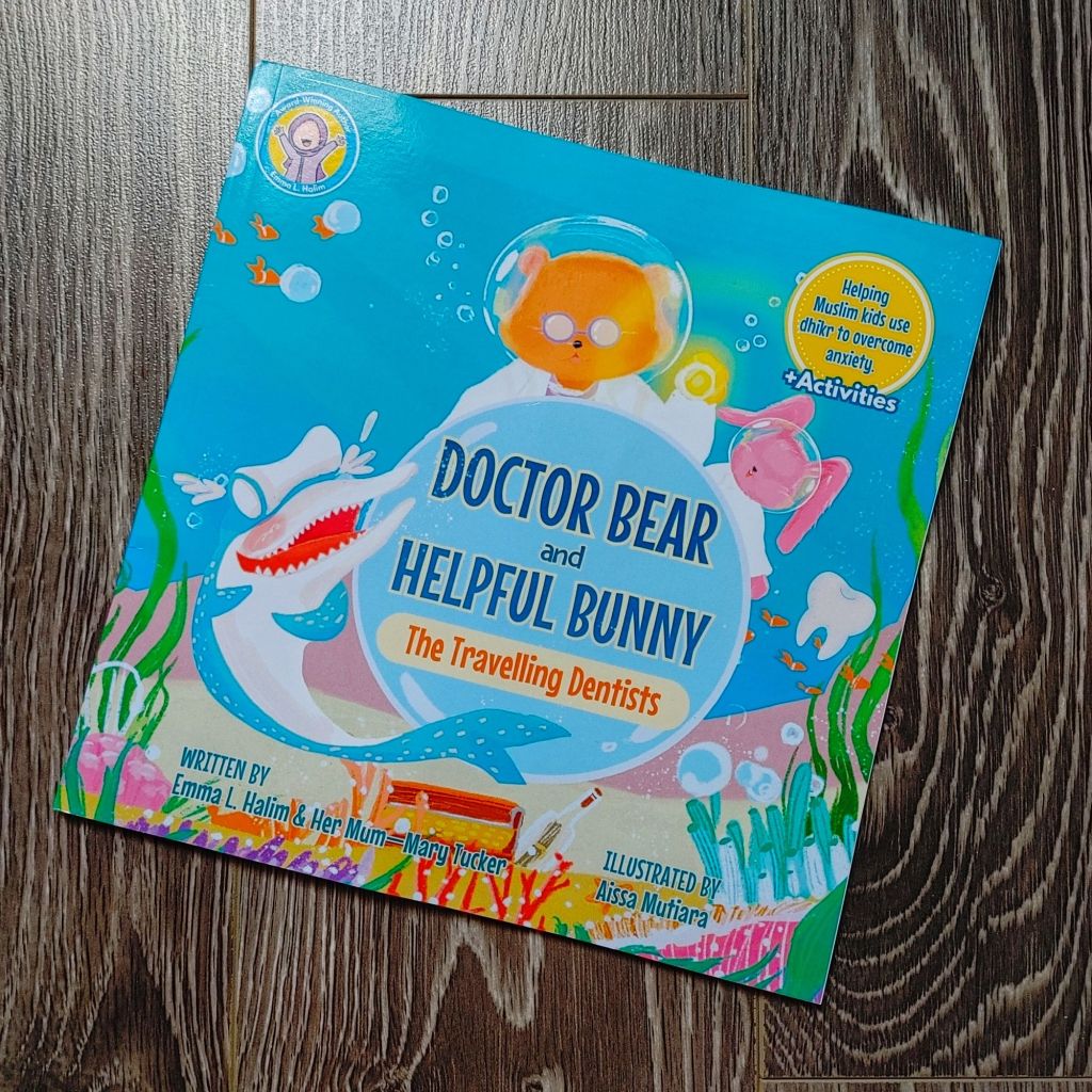 Doctor Bear and Helpful Bunny by Emma&nbsp;Halim